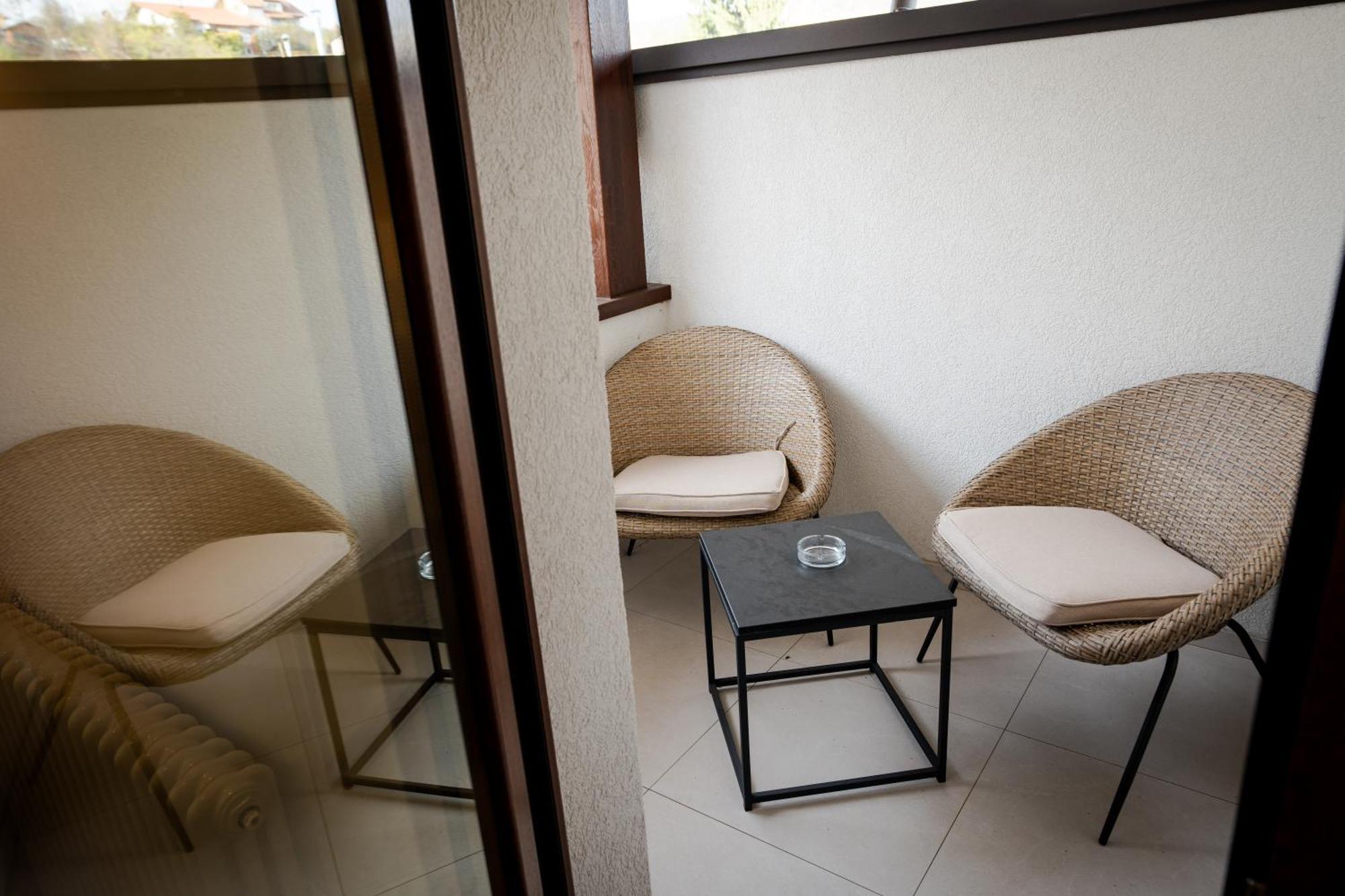 Hotel Curtea Veche Curtea de Argeş Exteriör bild